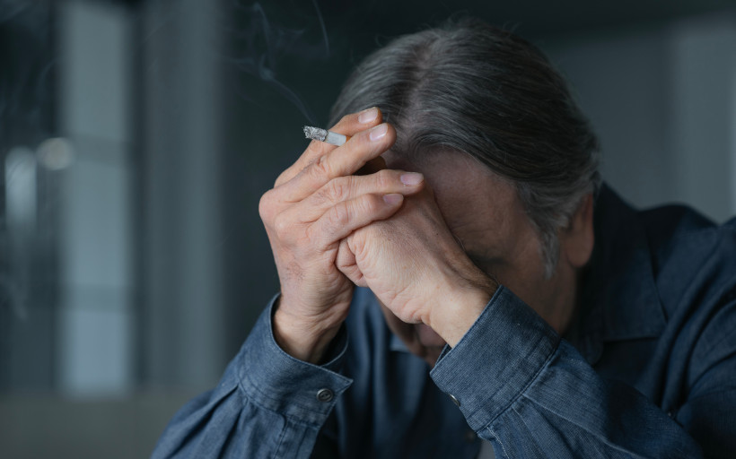 ¿La hipnosis para dejar de fumar tiene efectos secundarios?