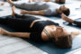 Cómo el Yoga Nidra nos ayuda a relajarnos y qué sucede en nuestro cuerpo y cerebro cuando lo hacemos