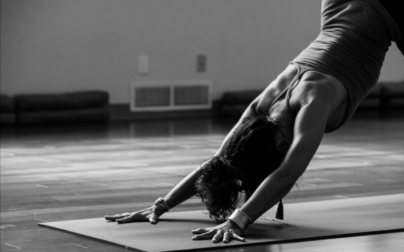 Explorando la Esencia Transformadora del Bikram Yoga